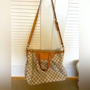 Louis Vuitton crossbody tote bag. Barely used.